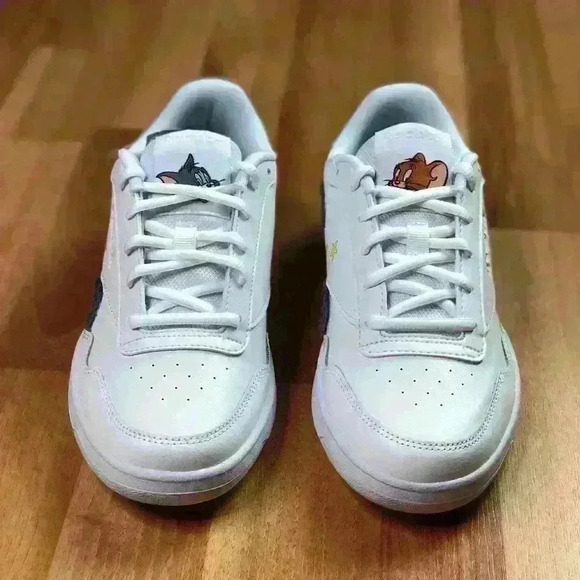 💰HUGE CLEARANCE SALE 💰 Reebok Tom & Jerry Furry Fluffy Womens Shoes - Picture 10 of 14